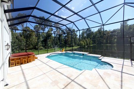 Top Benefits of Professional Pool Enclosure Cleaning in Florida